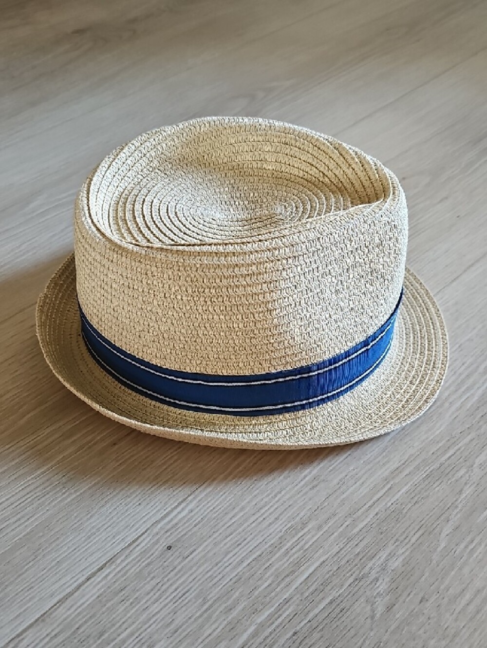 Quiksilver Straw Fedora with Blue Band - Picture 5 of 8